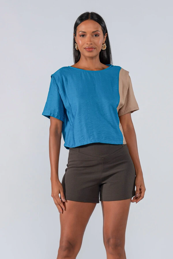 Blusa cropped bicolor viscose ampla