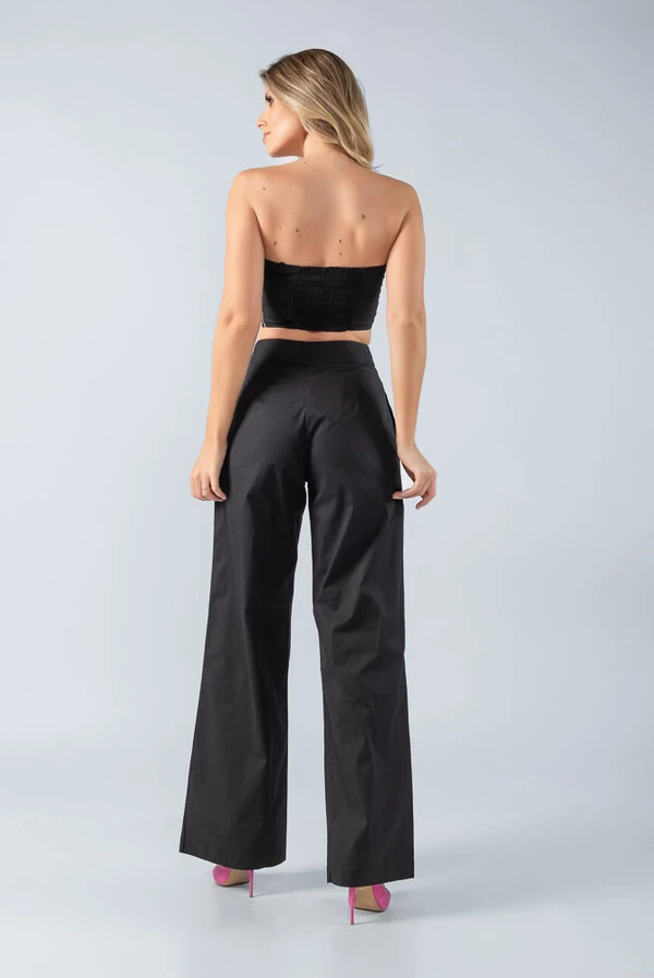 Top cropped tqc em algodao detalhe flor