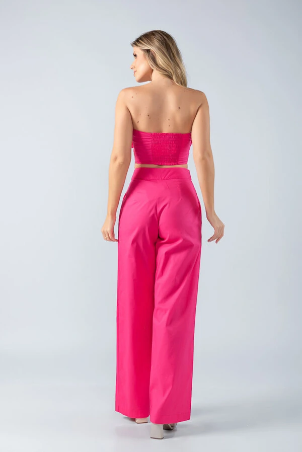 Top cropped tqc em algodao detalhe flor