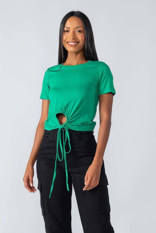 T-shirt em viscose detalhe na barra