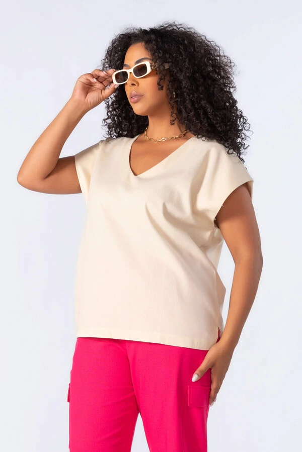 Blusa em linho decote v ampla