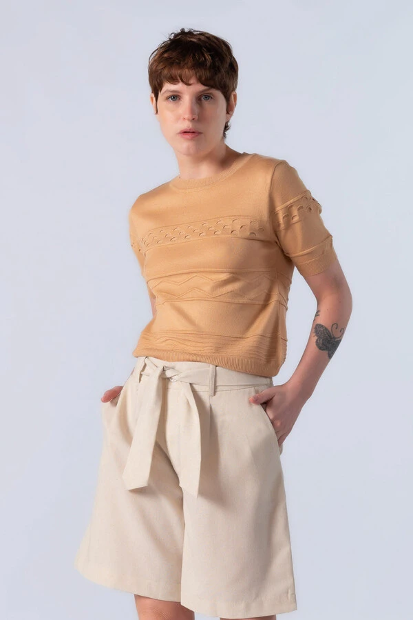 Blusa curta em viscose com texturas