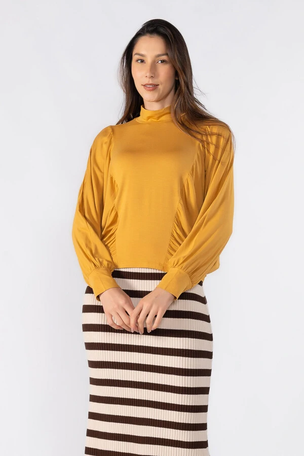 Blusa manga morcego com detalhe franzido