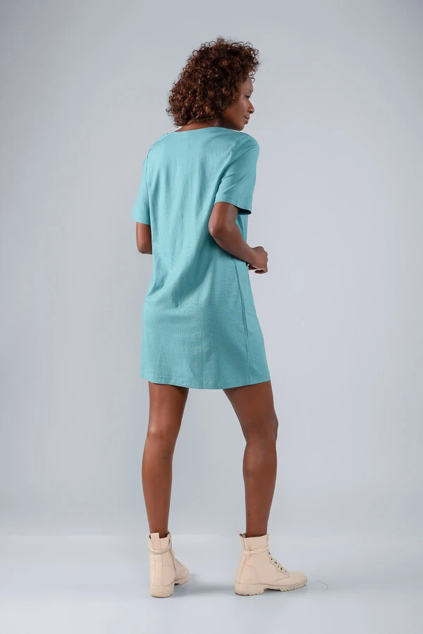 Vestido curto em viscolinho decote v manga curta