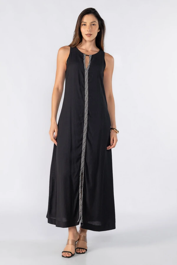Vestido longo com detalhe frontal