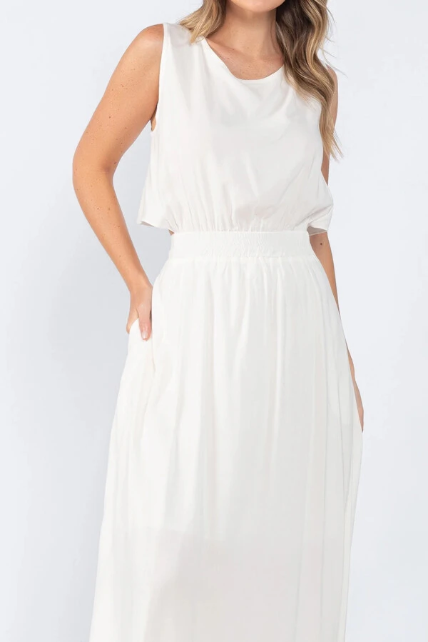 Vestido midi com elastico recorte nas costas