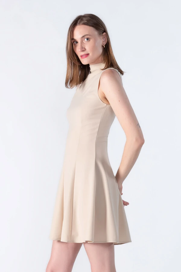 Vestido crepe acinturado
