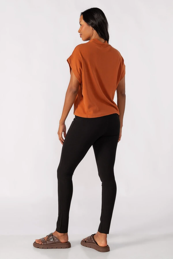 Blusa gola alta canelada