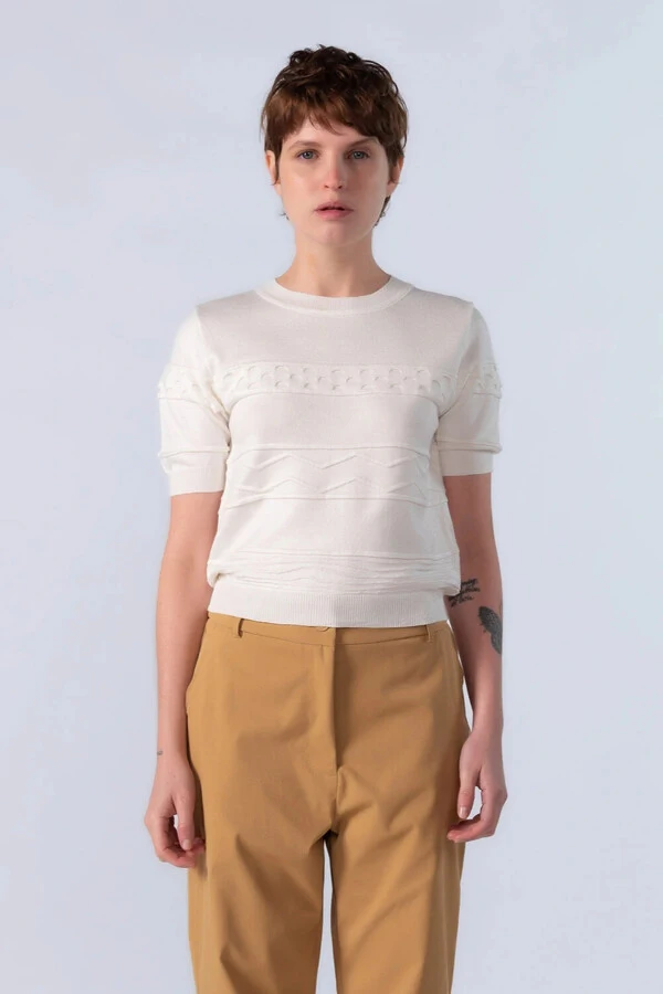 Blusa curta em viscose com texturas