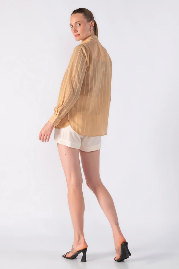 Camisa em chiffon com detalhes em lurex