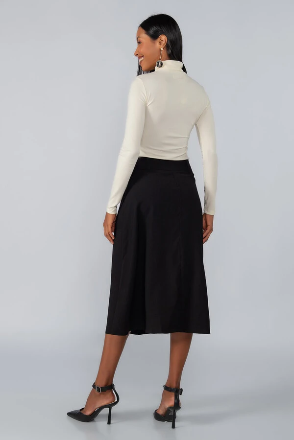 Saia midi em viscose com bolsos e ziper frontal