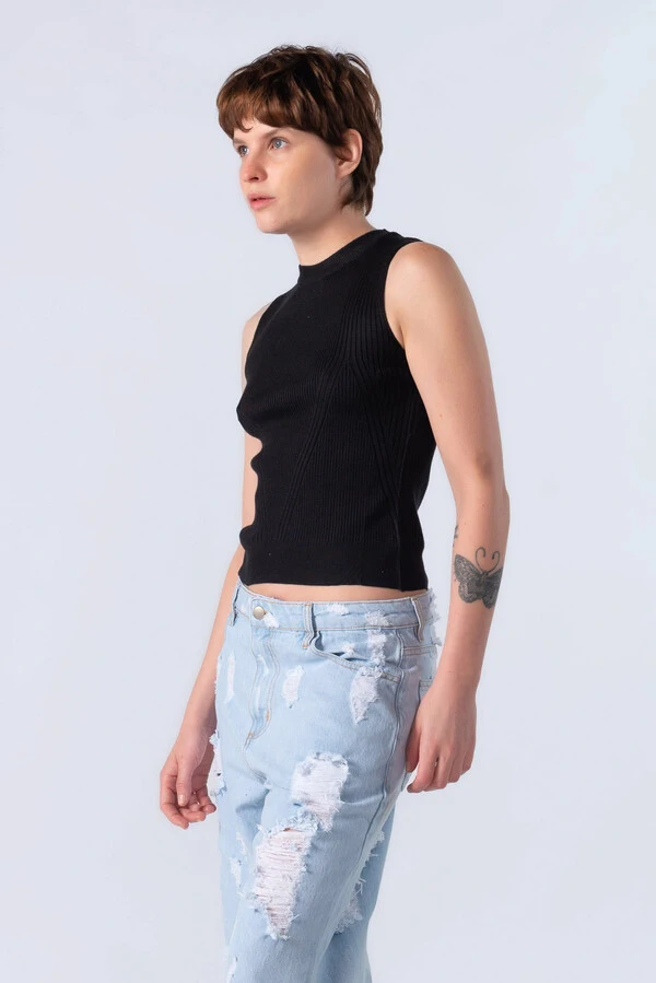 Blusa em viscose canelada regata