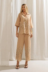 Calça Bordada Lillia