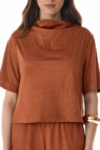 Blusa Oly Suede