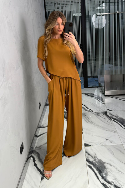 Foto Conjunto Blusa e Pantalona Allure Celine