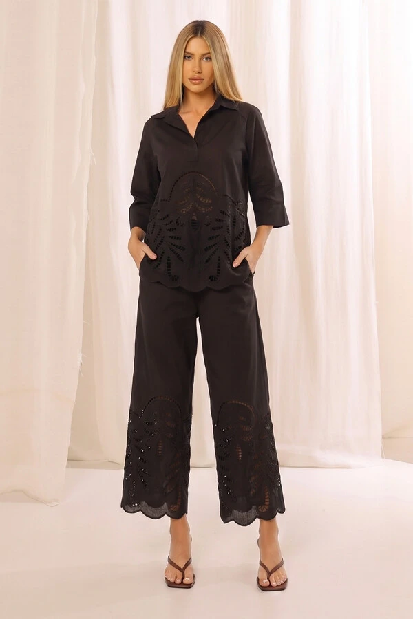 Calça Bordada Lillia