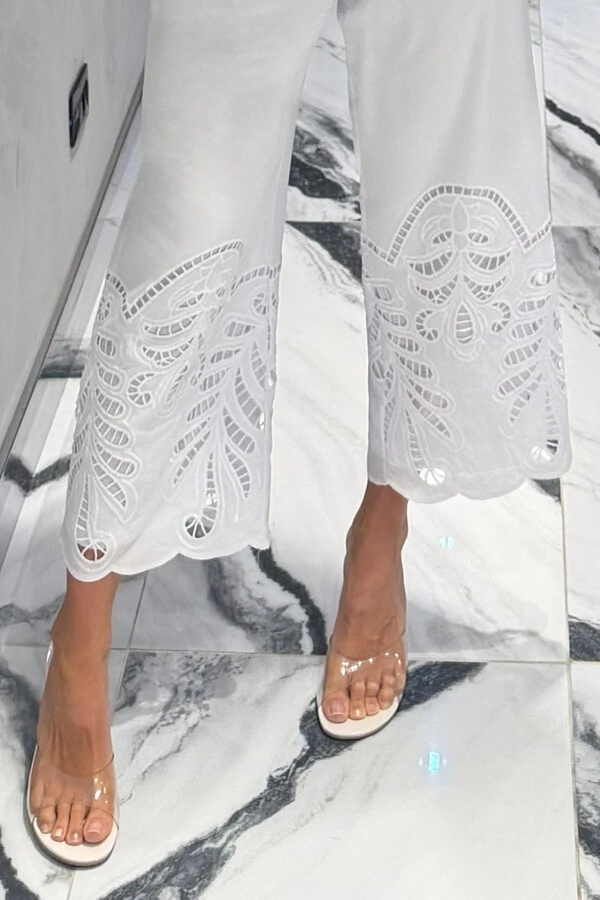 Calça Bordada Lillia