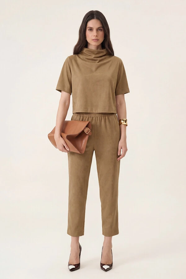 Conjunto Blusa e Calca Oly Suede