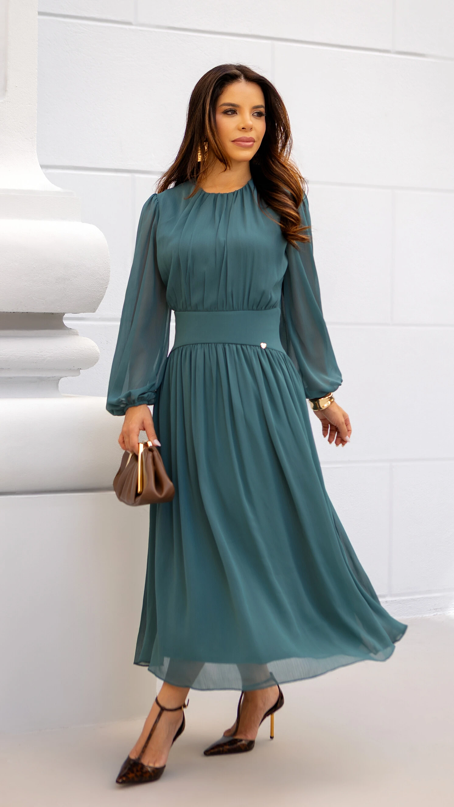 Foto Vestido Max Midi Joquebede em Crepe com Cintura Marcada