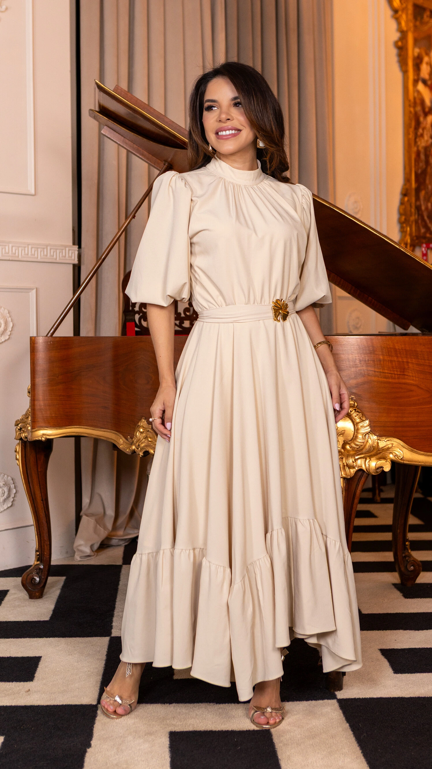 Foto Vestido Longo Helenice com Mangas 3/4 e Faixa com Fivela