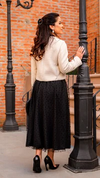 Casaqueto Micaele em Tweed com Broche de Laço Off-White