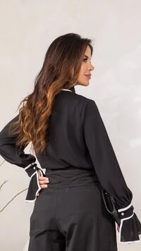 Camisa Zélia em Alfaiataria com Botões Funcionais Preta