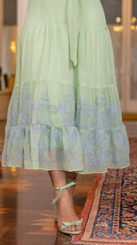 Vestido Longo Renata em Crepe com Barrado Bordado Verde Água