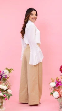 Calça Alfaiataria Lucia Sarja Corte Clássico Estruturado