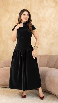 Vestido Longo Suede Zenaide Gola Alta Manga Tulipa