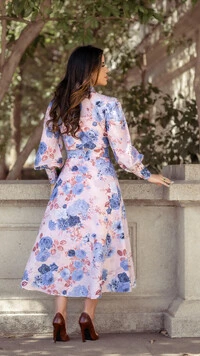 Vestido Midi Estampado Azul Atena em Crepe Saia Godê