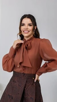 Camisa Alaíde em Liocel com Gola Laço e Botões Marrom