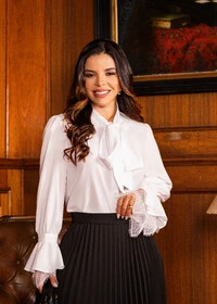 Camisa Bruneli em Silk Touch com Renda e Veste