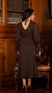 Vestido Midi Miriane em Malha Alfaiataria com Botões Marrom