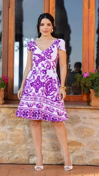 Vestido Curto Floral Roxo Danila Silk Span Decote U