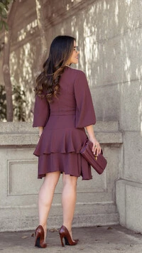 Vestido Curto Geométrico Lisbela Crepe Decote Transpassado