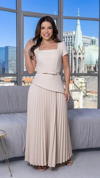 Vestido Longo Sabrina Plissado com Cinto Nude e Salmão
