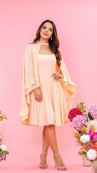 Vestido Curto Tayssa 2 em 1 Capa Removível Decote Quadrado