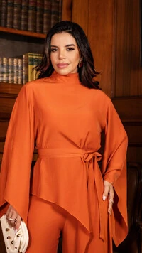 Conjunto Midrina em Crepe Blusa com Veste e Calça Telha