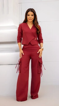 Calça Cargo Jopie em Viscose com Bolsos Laterais