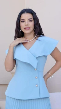 Blusa Manga Curta Alfaiataria Cléo Gola Assimétrica