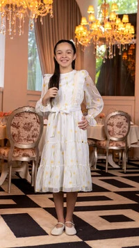 Vestido Infantil Max Midi Fiorella em Crepe com Renda