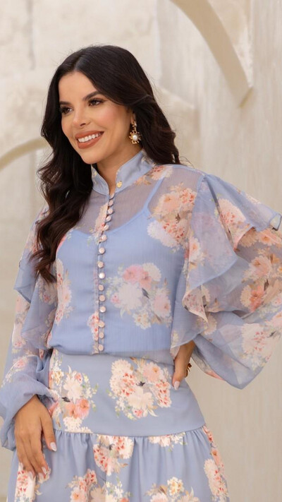 Foto Camisa Nadine Floral em Alfaiataria Leve