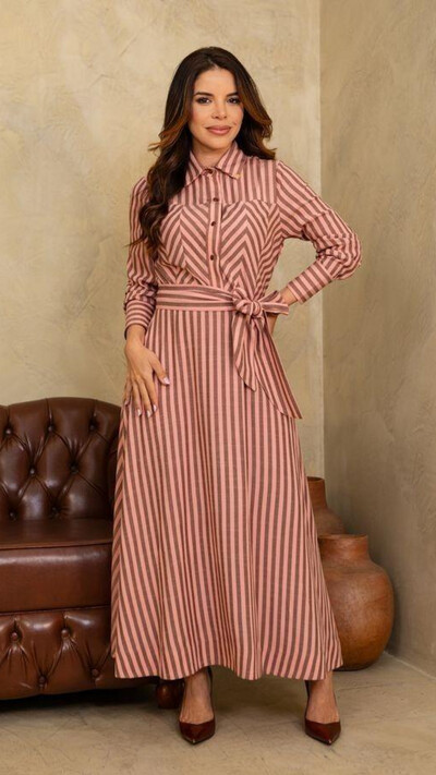 Foto Vestido Midi Rosa Karine Viscose Gola