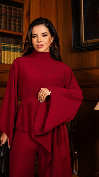 Foto Conjunto Midrina em Crepe Blusa com Veste e Calça Marsala