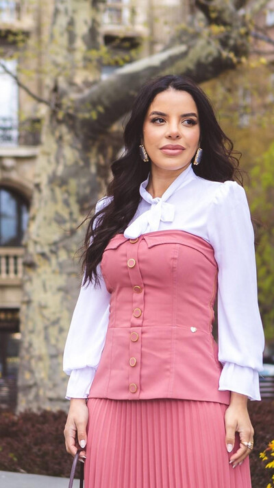 Foto Cropped Lucelia Rose em Alfaiataria Tomara que Caia
