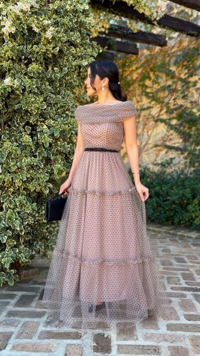 Foto Vestido Longo Poá Tule Elina com Decote Ombro a Ombro