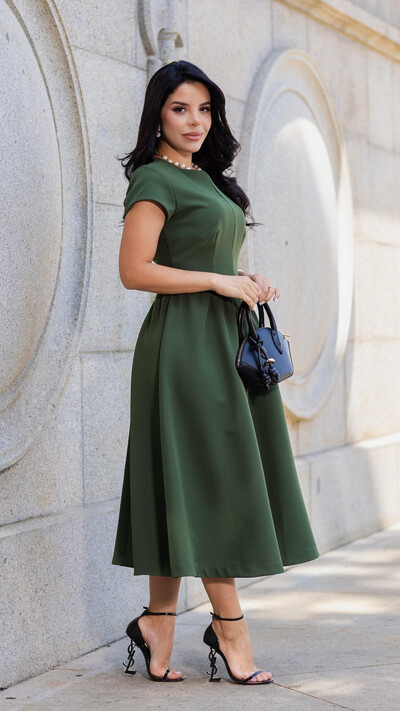 Foto Vestido Midi Verde Alfaiataria Lumena Recorte na Cintura