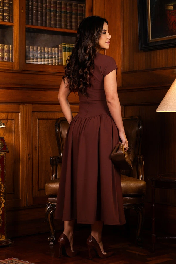 Vestido Max Midi Beverly em Alfaiataria com Elastano Marrom