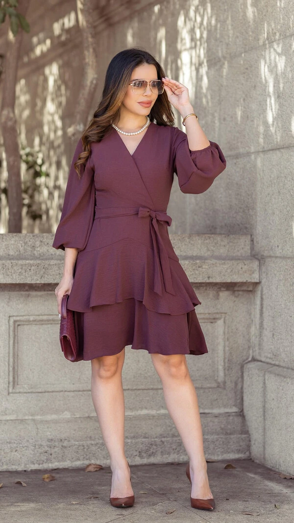 Vestido Curto Geométrico Lisbela Crepe Decote Transpassado