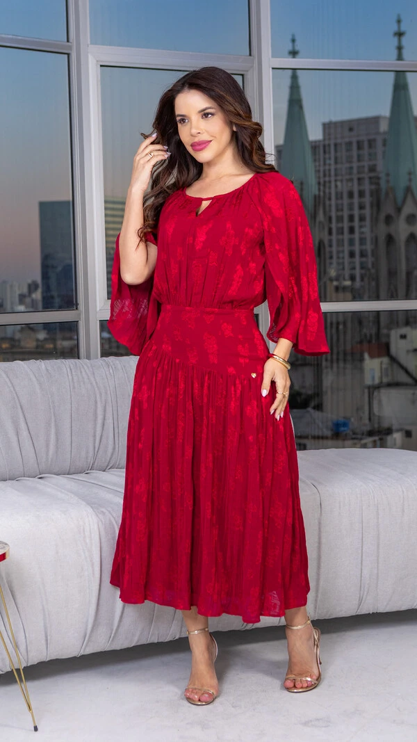 Vestido Longo Leone com Mangas Longas e Saia Ampla
